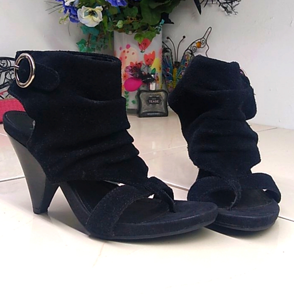 🔴 Mia Black Suede Strappy Ankle Boots